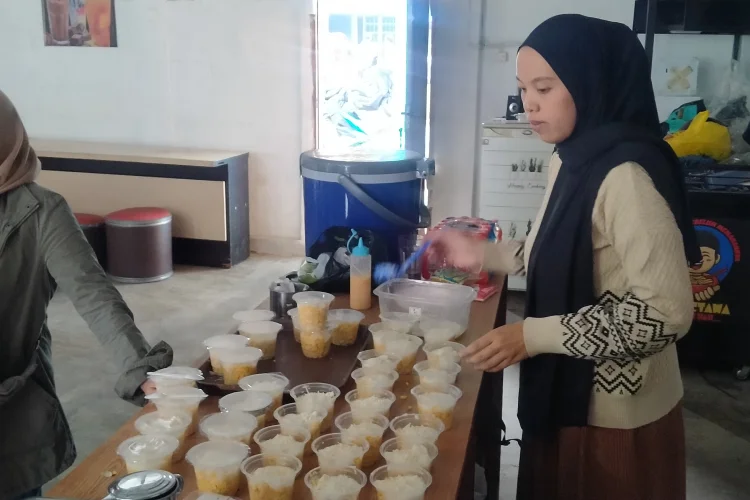 Harga Plastik Naik, Pedagang Ngeluh