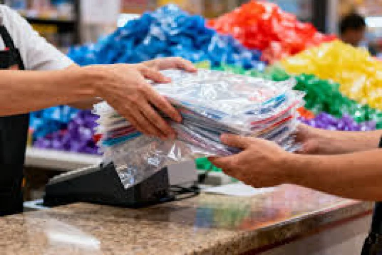 Harga Plastik Naik 100 Persen, Disperdagin Bandung Imbau Pakai Bahan Ramah Lingkungan