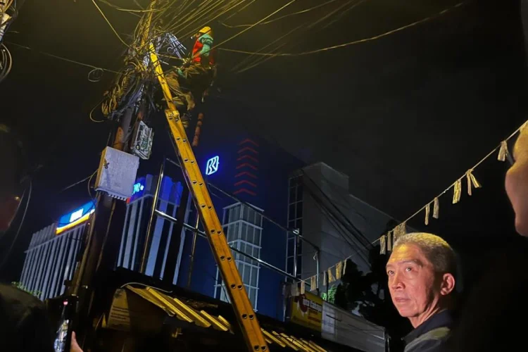 PLN Diminta Langsung Cabut Aliran Penggunaan Listrik Ilegal PKL Alun-alun Kota Bogor 