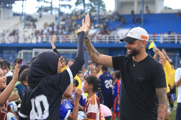 PSSI-FFF Kembangkan Sepak Bola Putri Indonesia Usia Dini, Dihadiri Layvin Kurzawa