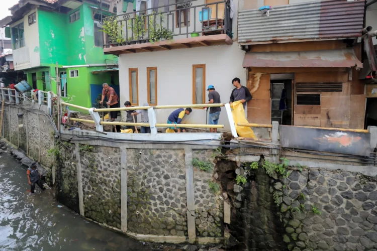 Farhan Ungkap Tantangan Penanganan Banjir di Kota Bandung
