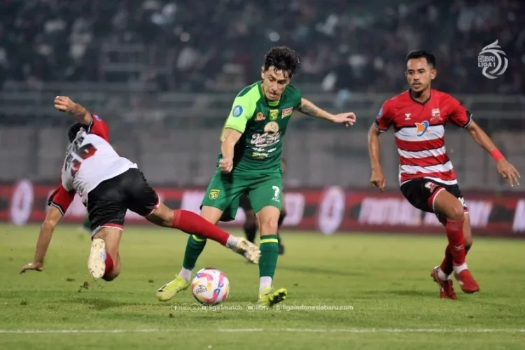 Link Nonton Persebaya vs Madura United, Prediksi Susunan Pemain Derby Suramadu