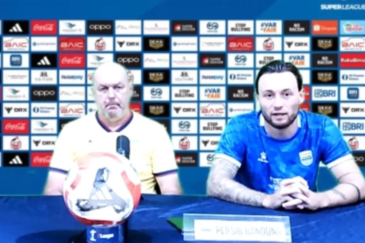 Jelang Persib vs Dewa United, Marc Klok Minta Nick Kuipers Tak Serius