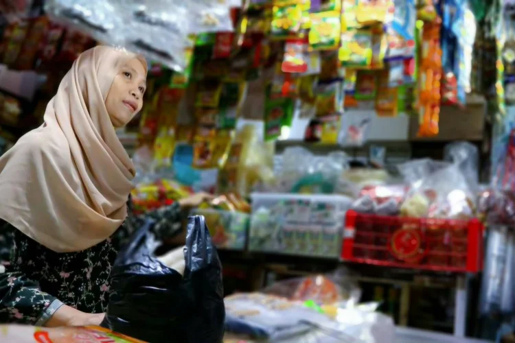 Harga Plastik Naik di Kota Bandung, Warga Diminta Beralih ke Tas Reusable