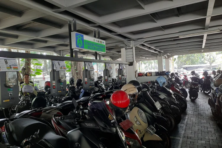 Dedi Mulyadi Ingin Tarik Pajak Kendaraan Listrik, Dian Tak Masalah Asal Infrastruktur