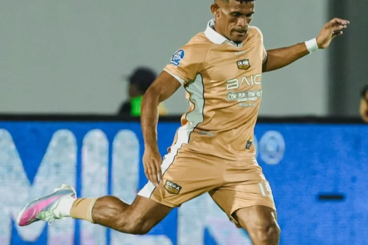 Ricky Kambuaya Jadi Korban Rasisme Usai Laga Dewa United vs Persib