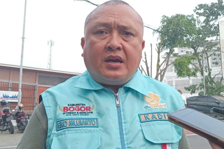 Gentengisasi Bangunan Menuju Kediaman Presiden Prabowo di Bojong Koneng Rampung