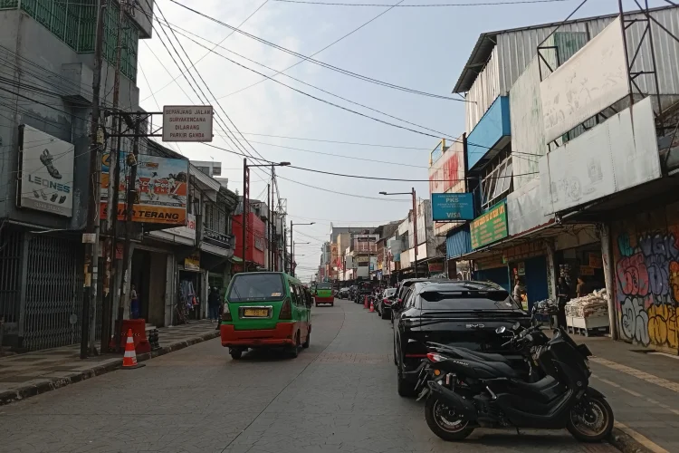 Dinilai Efektif, Parkir Kanan Jalan Suryakencana Segera Dipermanenkan