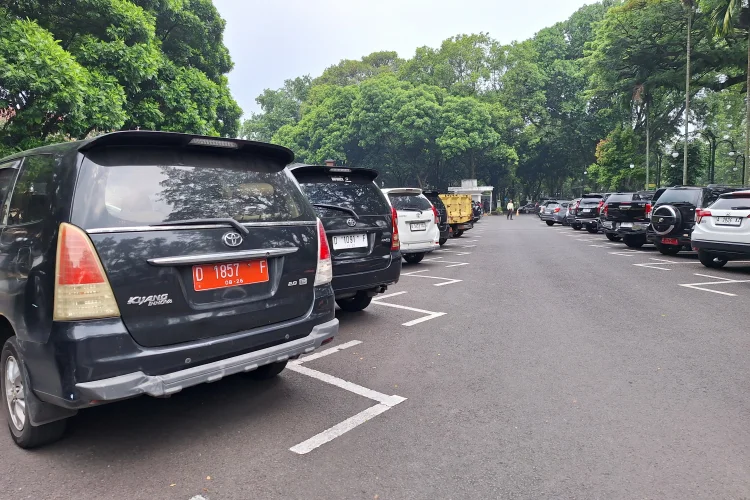 Aturan Baru, Pejabat di Kota Bandung Dilarang Bawa Mobil Dinas di Hari Jumat
