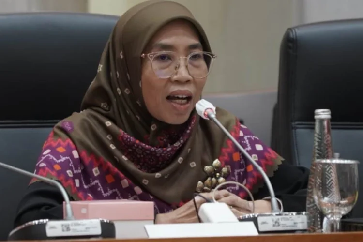 Netty: Perhatikan Dampak Kesehatan Masyakarat Terdampak Karhutla