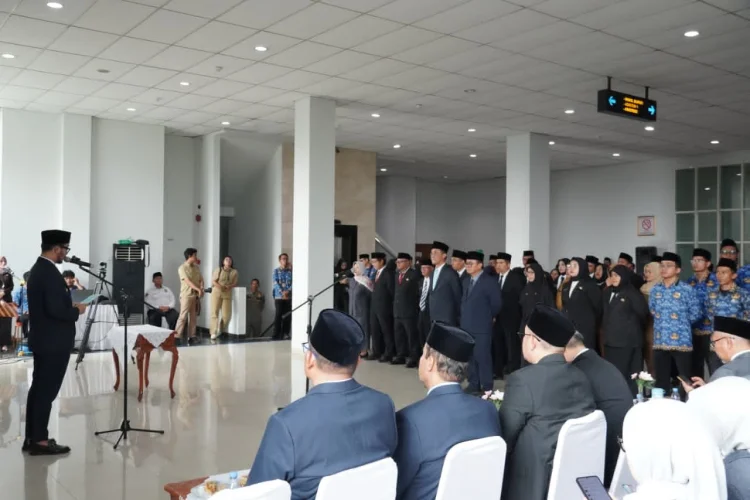 Rotasi Besar-besaran, Pemkab Bandung Barat Lantik JPTP hingga Angkat CPNS Jadi PNS