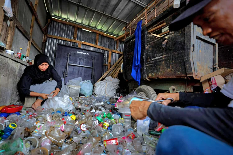 Kota Bandung Genjot Kompos Pit, Klaim Serap 60 Ton Sampah per Hari