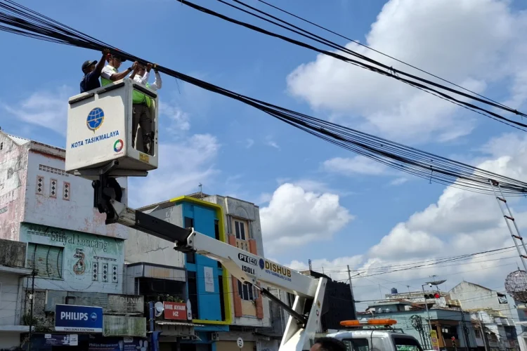 Gandeng Apjatel Jabar, Pemkot Tasikmalaya Mulai Penataan Kabel Udara