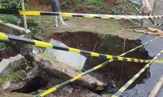 Jembatan Cikalongwetan-Cipendeuy Terputus, Akses Ekonomi Terhambat