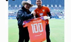 Teja Paku Alam Samai Rekor Legendaris Yoo Jae Hoon di Laga Ke-100 Persib