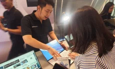 ASUS ExpertBook Ultra Meluncur, Laptop Bisnis 0,99 kg dengan Tenaga 50W