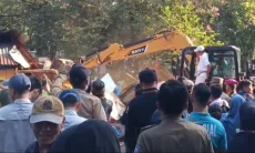 Dedi Mulyadi Bongkar 50 Bangunan Liar di Bandung, Trotoar Kembali ke Fungsi Awal