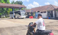 Terminal Sumber Kian Sepi, Sopir Angkot Mengeluh