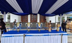 Persib Raih Bintang Kelima, Trofi Kebanggaan Dipamerkan di Tengah Kota Bandung