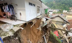 Banjir-Longsor Terjang Lembang, Tembok Penahan Tanah Ambruk dan Timpa Rumah Warga 