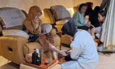 Hari Lansia Nasional 2026, Lansia di Kota Bandung Nikmati Layanan Refleksi Gratis