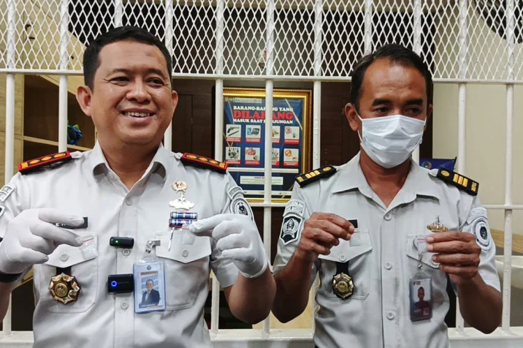 Petugas Lapas Banceuy Gagalkan Penyelundupan 13 Paket Sabu-sabu
