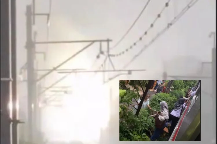 KRL Tanah Abang-Rangkasbitung Lumpuh Total Akibat LAA Tersambar Petir