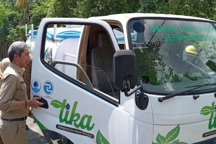 Truk LLTT Perluas Cakupan Layanan Sanitasi Kota Bogor 