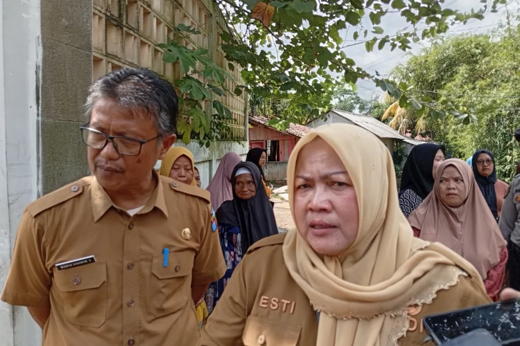 Sampah Penyebab Utama Menyumbat Drainase, DPUPR Temukan Kasur Palembang di Selokan