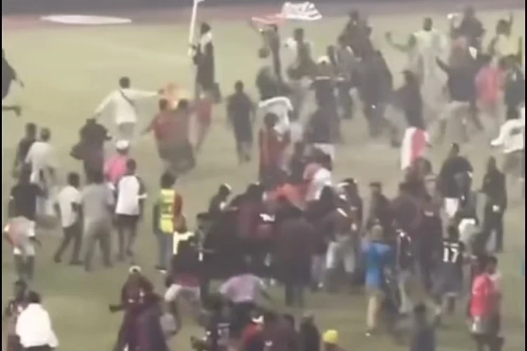 30 Kendaraan Terbakar Usai Laga Persipura vs Adhyaksa FC di Stadion Lukas Enembe