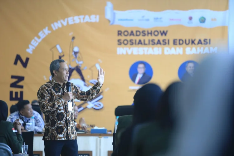 FOTO: Gen Z Melek Investasi, Mahasiswa Unjani Ikuti Edukasi Saham dan Investasi