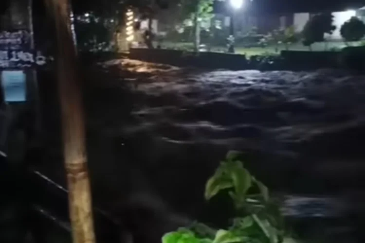 Sungai Ciliwung Meluap, Bendung Katulampa Bogor Tetapkan Status Siaga 3