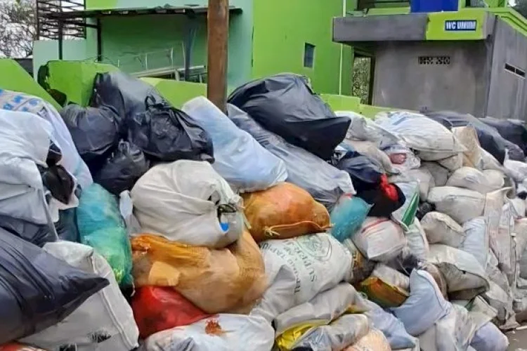 Sampah Menumpuk di Cigugur Tengah, Kepala UPTD: Kuota TPA Sarimukti Jadi Kendala