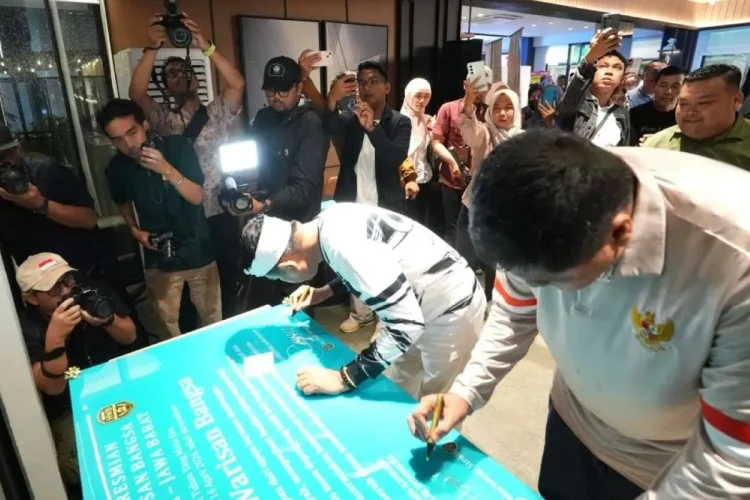 Total 40 Ribu Unit di Jabar, KDM dan Menteri PKP Resmikan Program Bedah Rumah