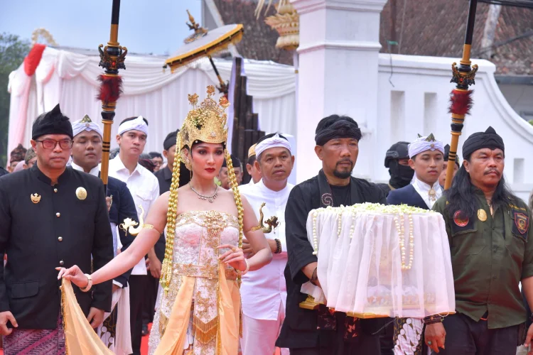 Binokasih Mulang Salaka Mengawali Kirab Budaya Napak Tilas Padjadjaran