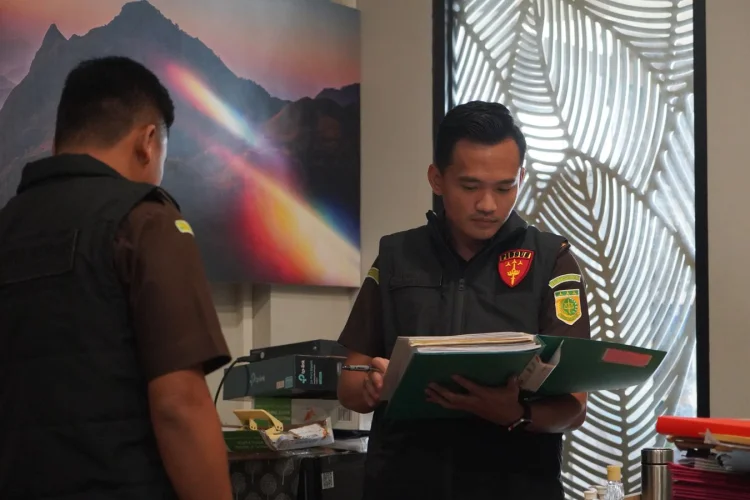 Endus Dugaan Korupsi Ratusan Miliar, Kejari Karawang Geledah  Kantor BTN 