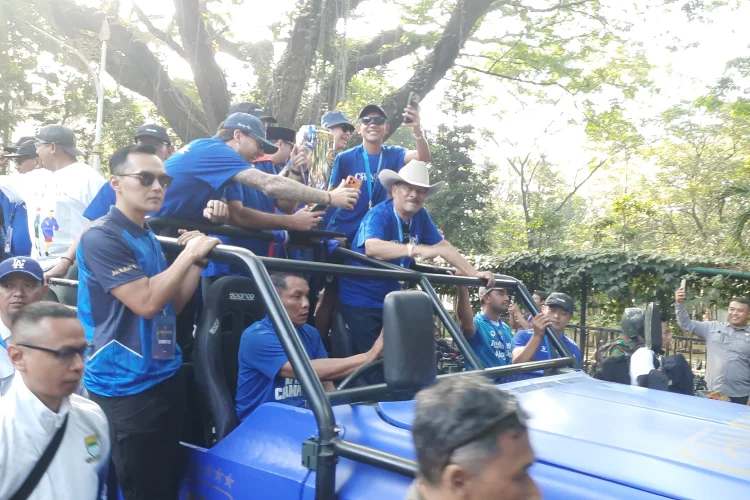 Ratusan Ribu Bobotoh Tumpah di Bandung, Erwan Imbau Jangan Rugikan Orang Lain
