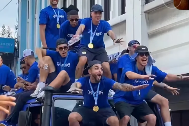 Ungkapan Haru Layvin Kurzawa Usai Ikut Konvoi Persib Juara: Hari yang Ajaib!