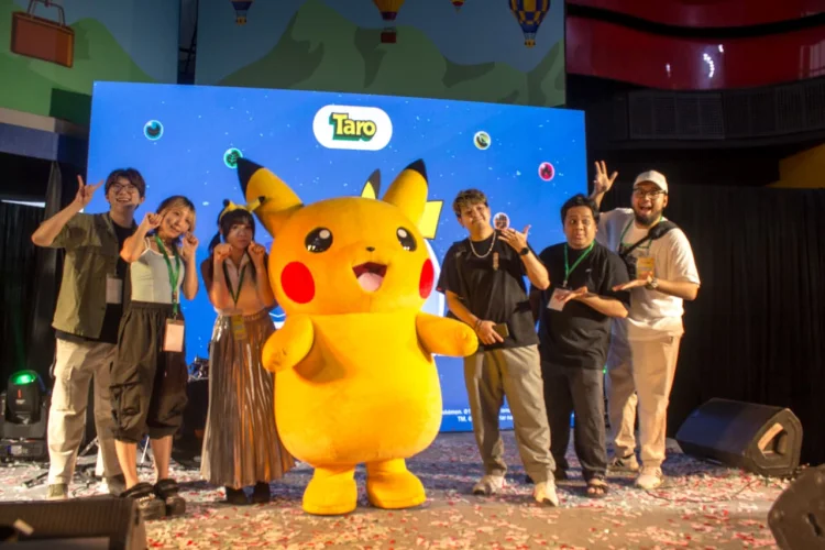 Taro Gandeng Pokemon, Bandung Jadi Magnet Perburuan Stiker dan Kartu Koleksi