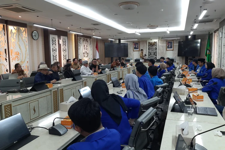 DPRD Jabar Respons 36 Kritik PMII, Buky Wibawa Siap Jembatani Bertemu Dedi Mulyadi