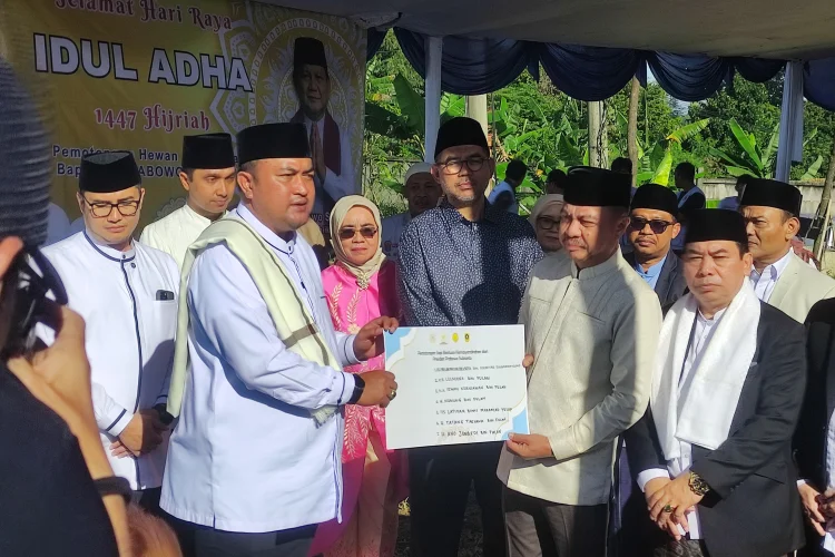 Presiden Prabowo Sembelih 109 Ekor Sapi untuk Warga Babakan Madang dan Pakansari