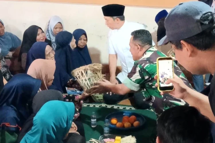 Baznas Kota Bogor dan Pemkot Serahkan Daging Kurban di Wilayah Ujung Selatan