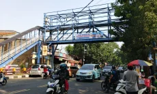 Salut..Aksi Warga  Berhasil Selamatkan Upaya Gantung Diri di JPO PHH Mustofa