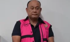 Belum 24 Jam Diberhentikan jadi Ketua BGN, Dadan Dijemput Kejagung Pakai Rompi Pink