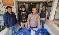 Polisi Tangkap Pemilik Senjata Api Rakitan dan 60 Butir Amunisi di Bandung