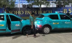 Diduga Rebutan Wilayah, Dua Taksi Hijau Saling Tabrak di PIK