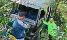 Elf Masuk Jurang Sedalam 20 Meter di Garut, 15 Penumpang Selamat