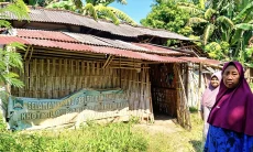 15 Tahun Bertahan di Rumah Bambu Lantai Tanah, Kasiyati Hanya Bisa Berharap Bantuan