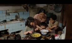 Leo Pictures Rilis Cuplikan Adegan Film Jangan Buang Ibu yang Tayang Juni Ini