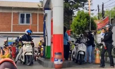 Imbas Harga BBM Naik, Pendapatan Kurir dan Ojol Cimahi Menyusut Hingga 40 Persen